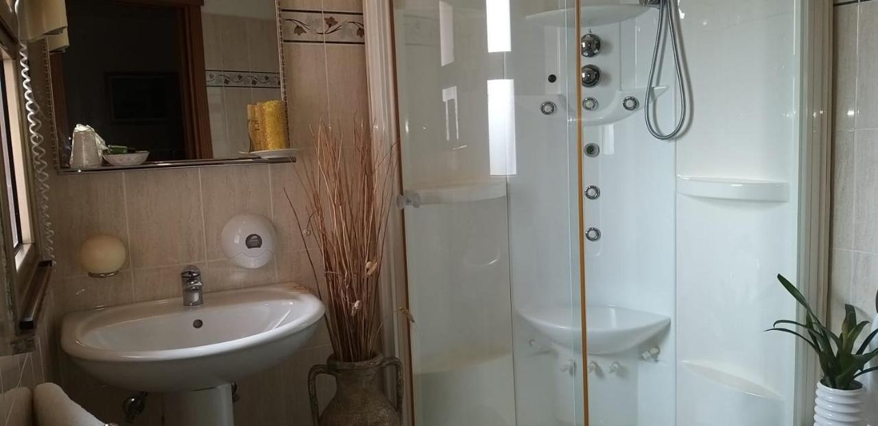 Hotel La Conca Villa San Giovanni Bagian luar foto